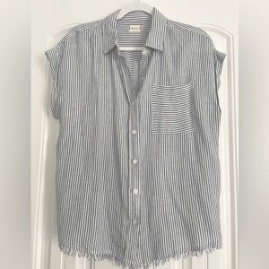 Striped buttoned up short sleeve top.